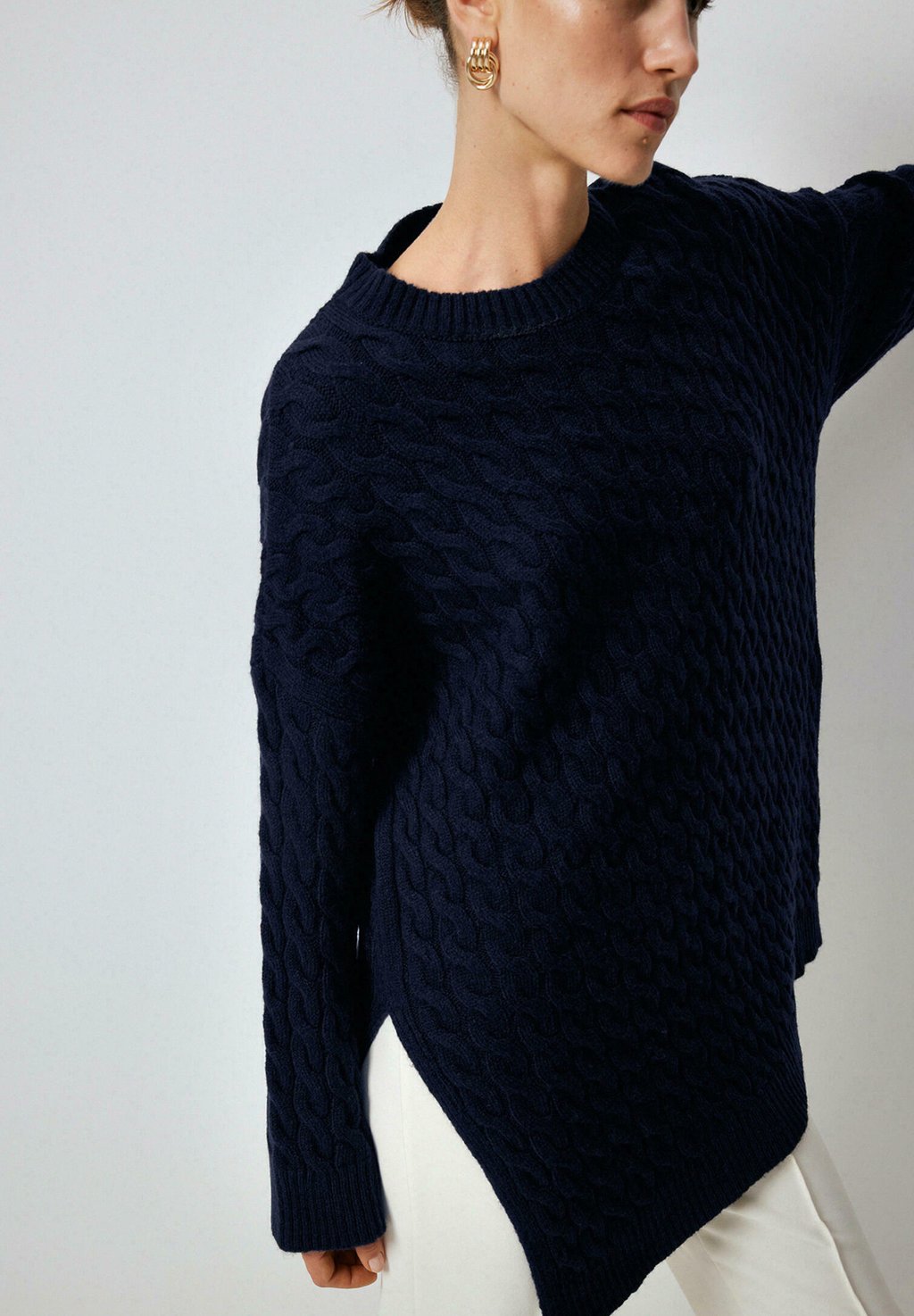 Джемпер Touché Privé, темно-синий
Джемпер Touché Privé, темно-синий