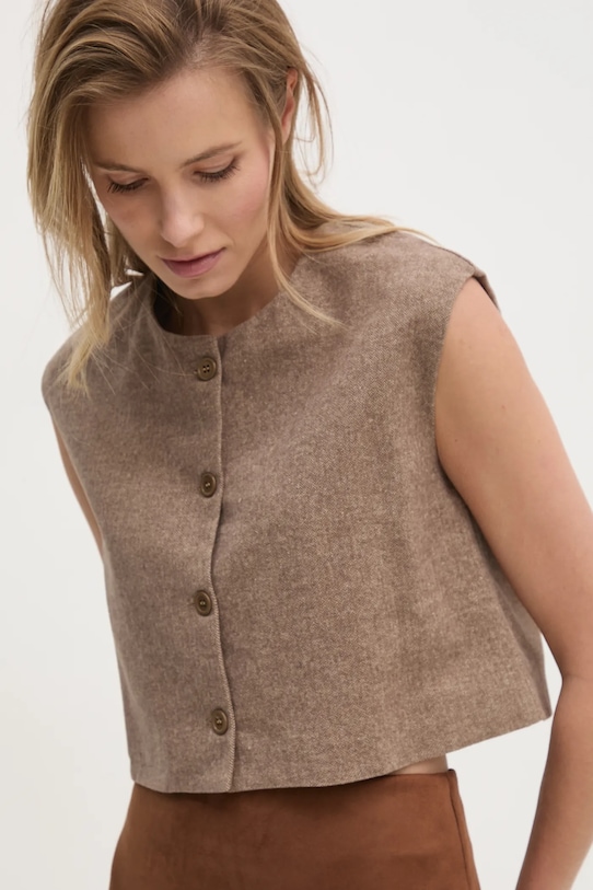 Жилет Answear.Lab, коричневый
Жилет Answear.Lab, коричневый