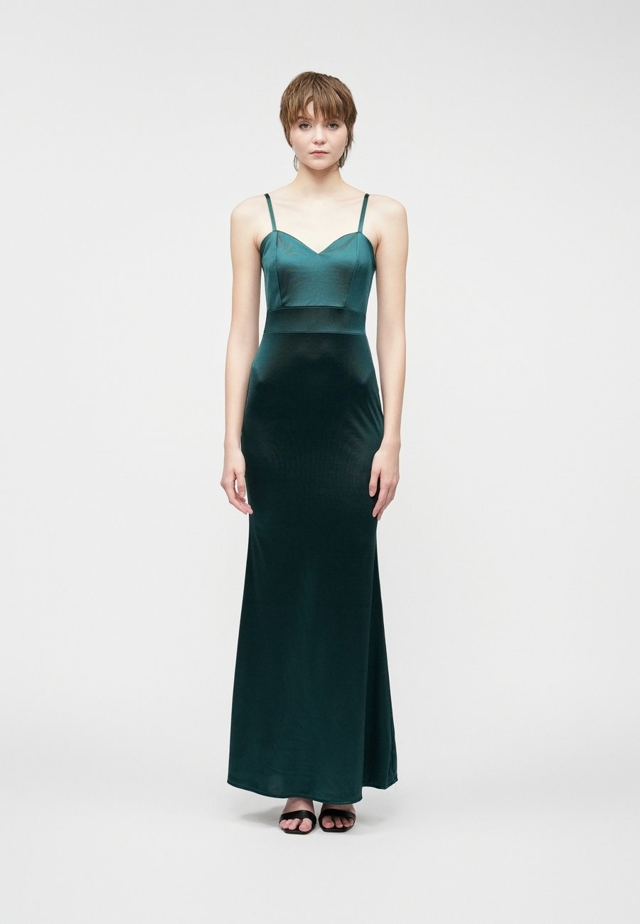 Платье WAL G. EMILIE HEART NECKLINE MAXI, Emerald Green/Dark Green
Платье WAL G. EMILIE HEART NECKLINE MAXI, Emerald Green/Dark Green