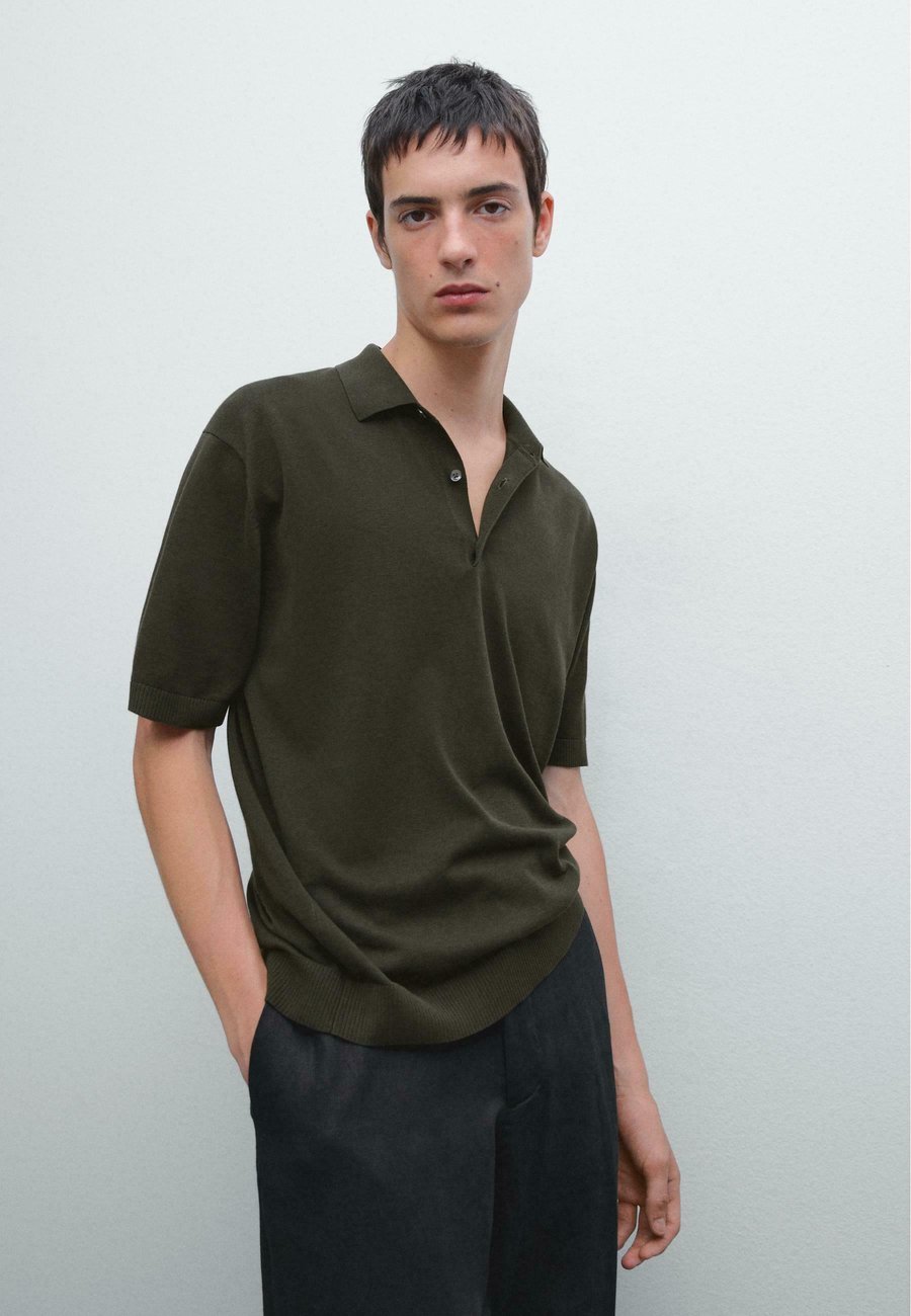 Поло Massimo Dutti SHORT SLEEVE POLO COLLAR, Khaki
Поло Massimo Dutti SHORT SLEEVE POLO COLLAR, Khaki