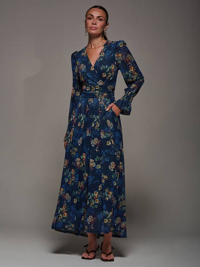 Флоральное длинное платье с длинными рукавами из сетки Jolie Moi, Navy Floral
Флоральное длинное платье с длинными рукавами из сетки Jolie Moi, Navy Floral