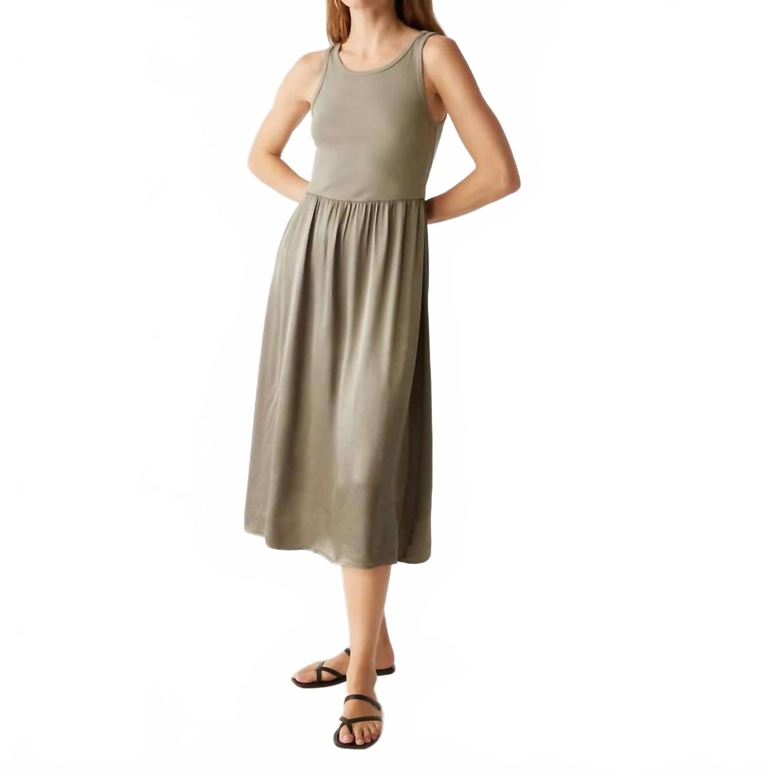 Бриджит Медиа Миди платье в оливковом цвете Michael Stars 
Бриджит Медиа Миди платье в оливковом цвете Michael Stars