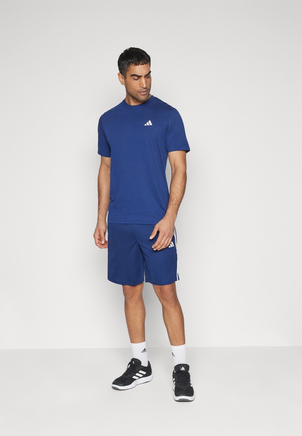 Спортивные шорты Train Essentials 3-Stripes adidas Performance, темно-синий
Спортивные шорты Train Essentials 3-Stripes adidas Performance, темно-синий