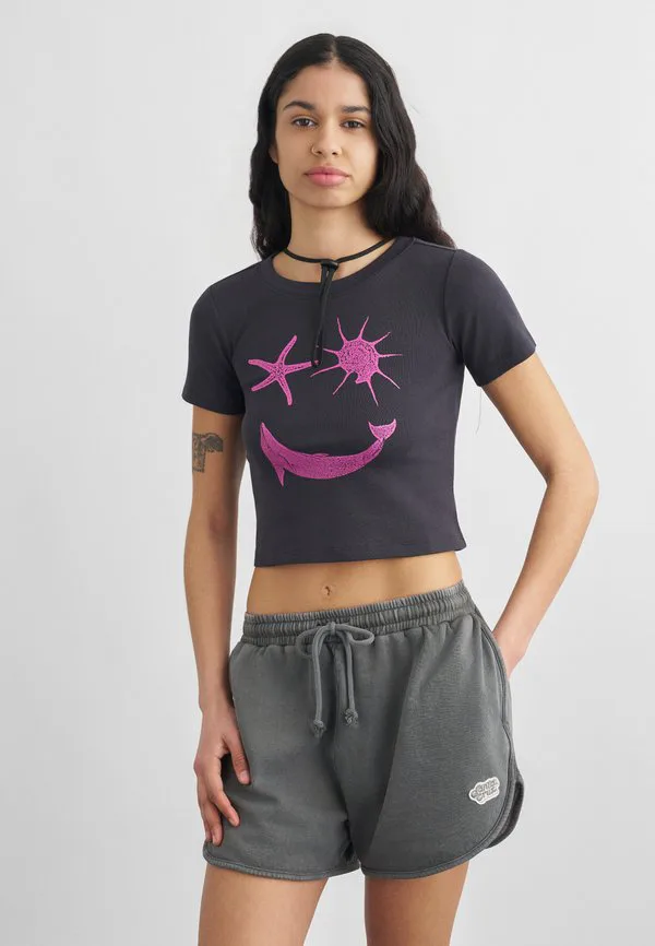 Футболка с принтом «счастливое место» Santa Cruz, Black Wash, Черный, Футболка с принтом «счастливое место» Santa Cruz, Black Wash
Футболка с принтом «счастливое место» Santa Cruz, Black Wash, Черный, Футболка с принтом «счастливое место» Santa Cruz, Black Wash