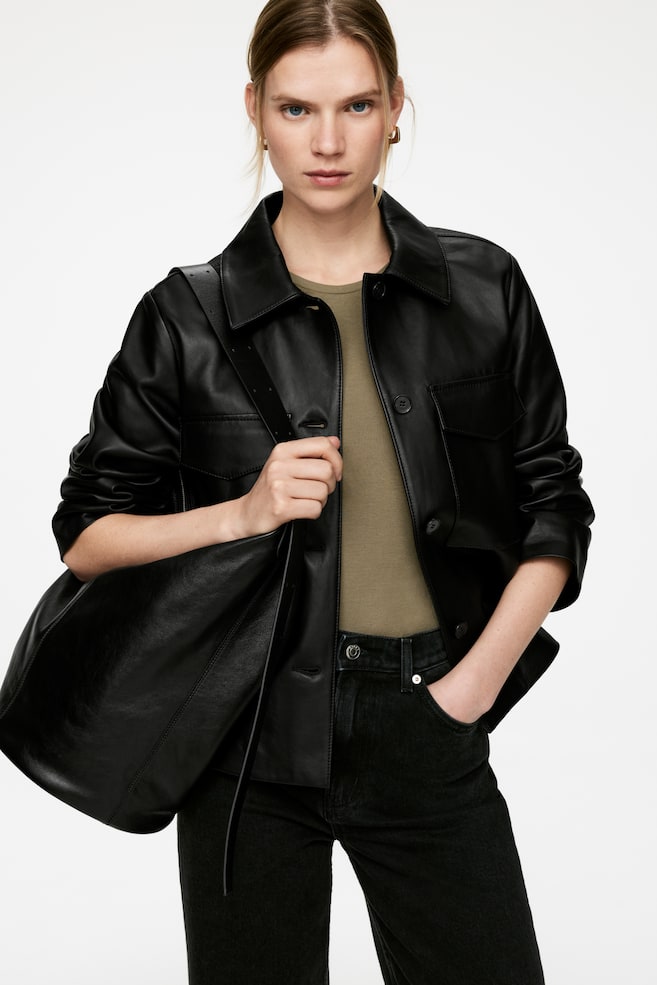 Большая кожаная сумка-ведро Arket, черный
Большая кожаная сумка-ведро Arket, черный