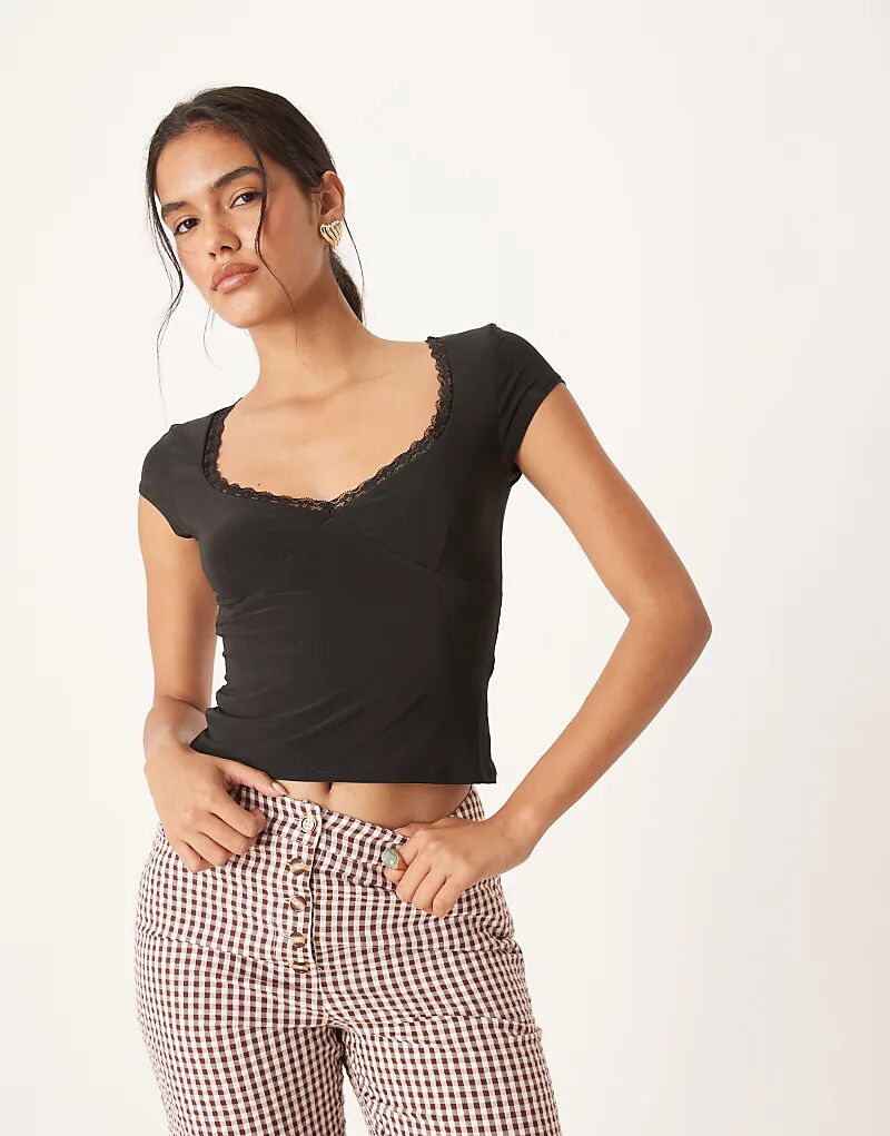 Черный топ с короткими рукавами и облегающей кружевной отделкой ASOS DESIGN
Черный топ с короткими рукавами и облегающей кружевной отделкой ASOS DESIGN