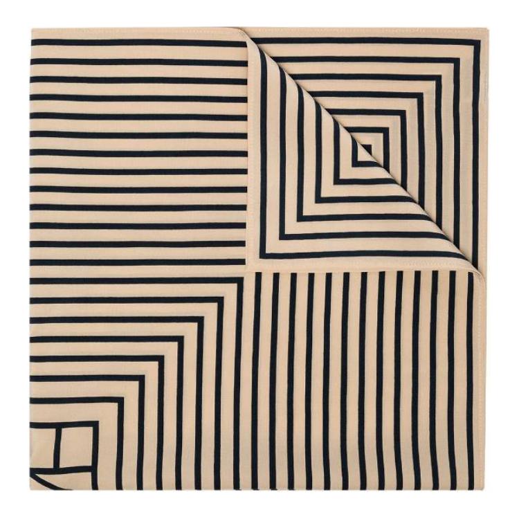 TOTEME Тканый шарф с геометрическим принтом, Beige/Marine Blue
TOTEME Тканый шарф с геометрическим принтом, Beige/Marine Blue