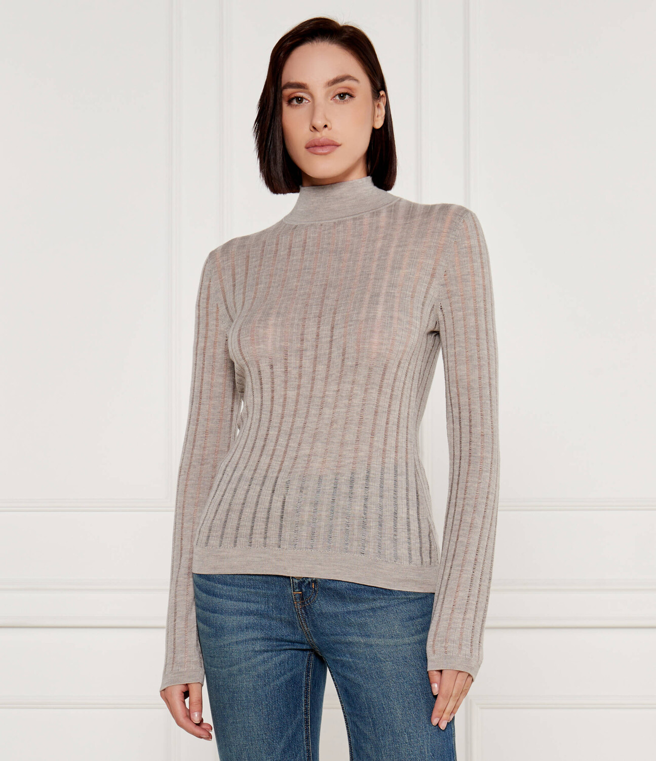 Свитер из шерсти BOSS BLACK Fatirami Slim Fit, серый
Свитер из шерсти BOSS BLACK Fatirami Slim Fit, серый