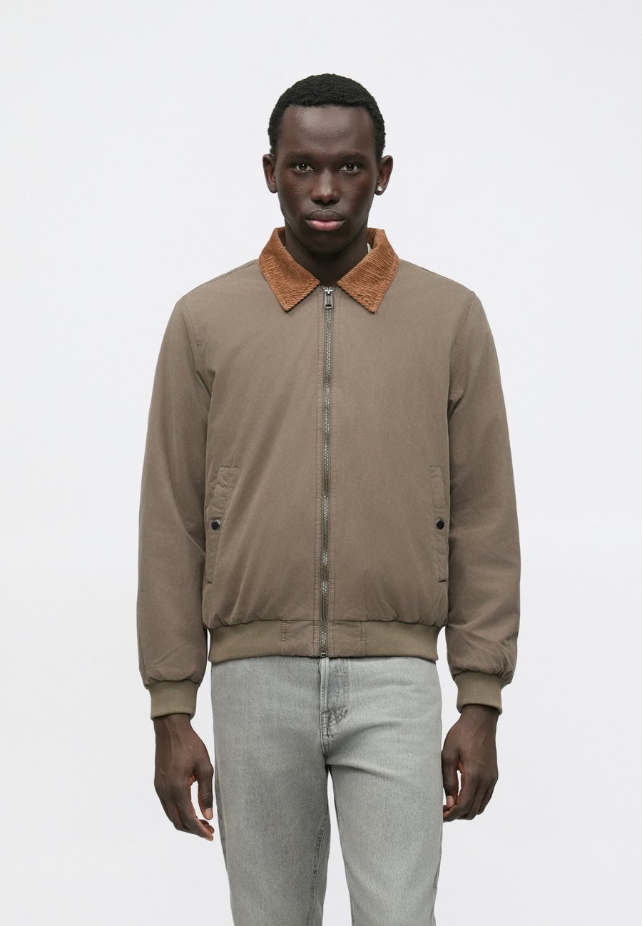 Куртка Jack & Jones PREMIUM JPRBLUGABRIEL WASHED, Dark Green
Куртка Jack & Jones PREMIUM JPRBLUGABRIEL WASHED, Dark Green