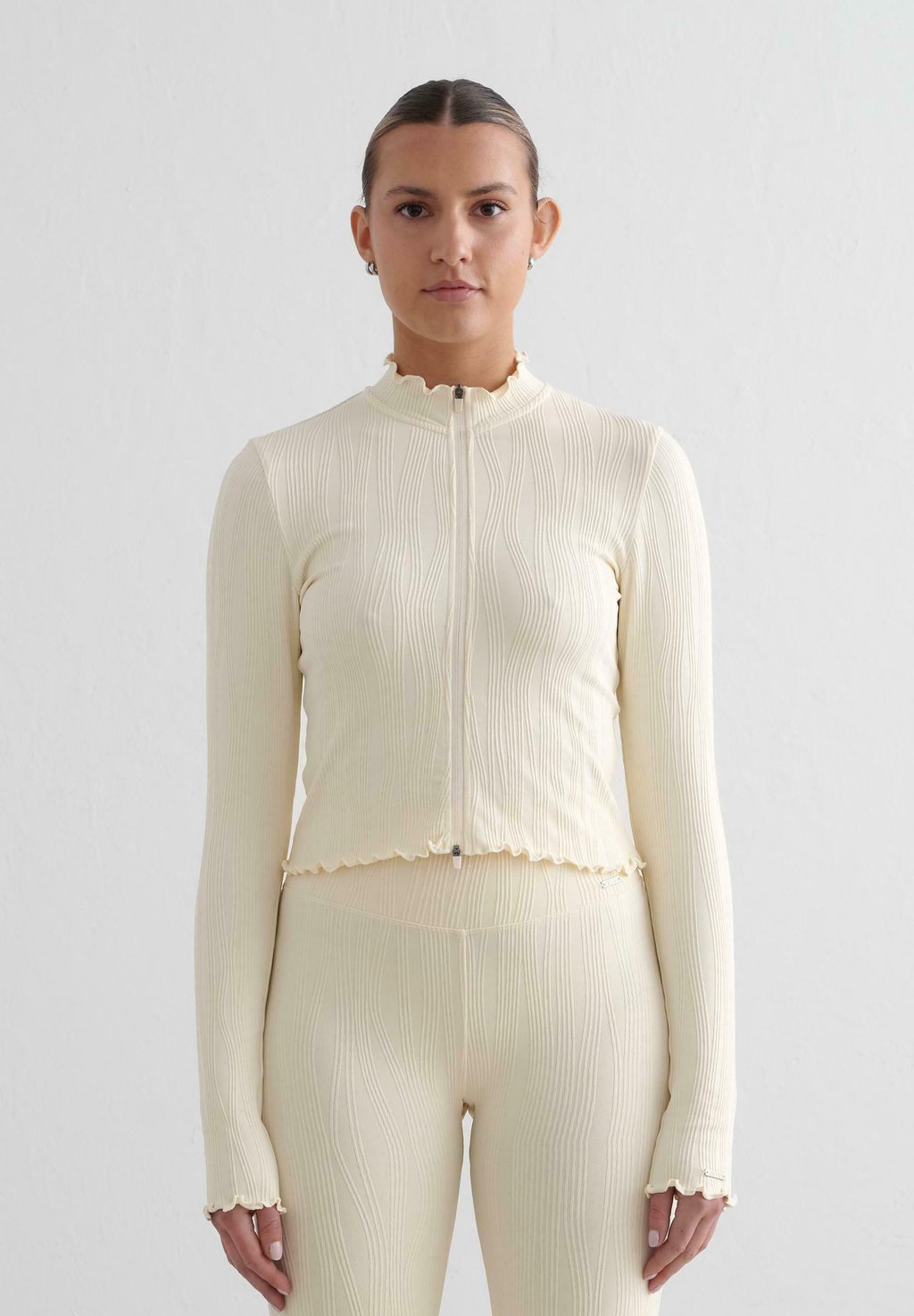 Толстовка на молнии TULIP aim’n, кремовый
Толстовка на молнии TULIP aim’n, кремовый