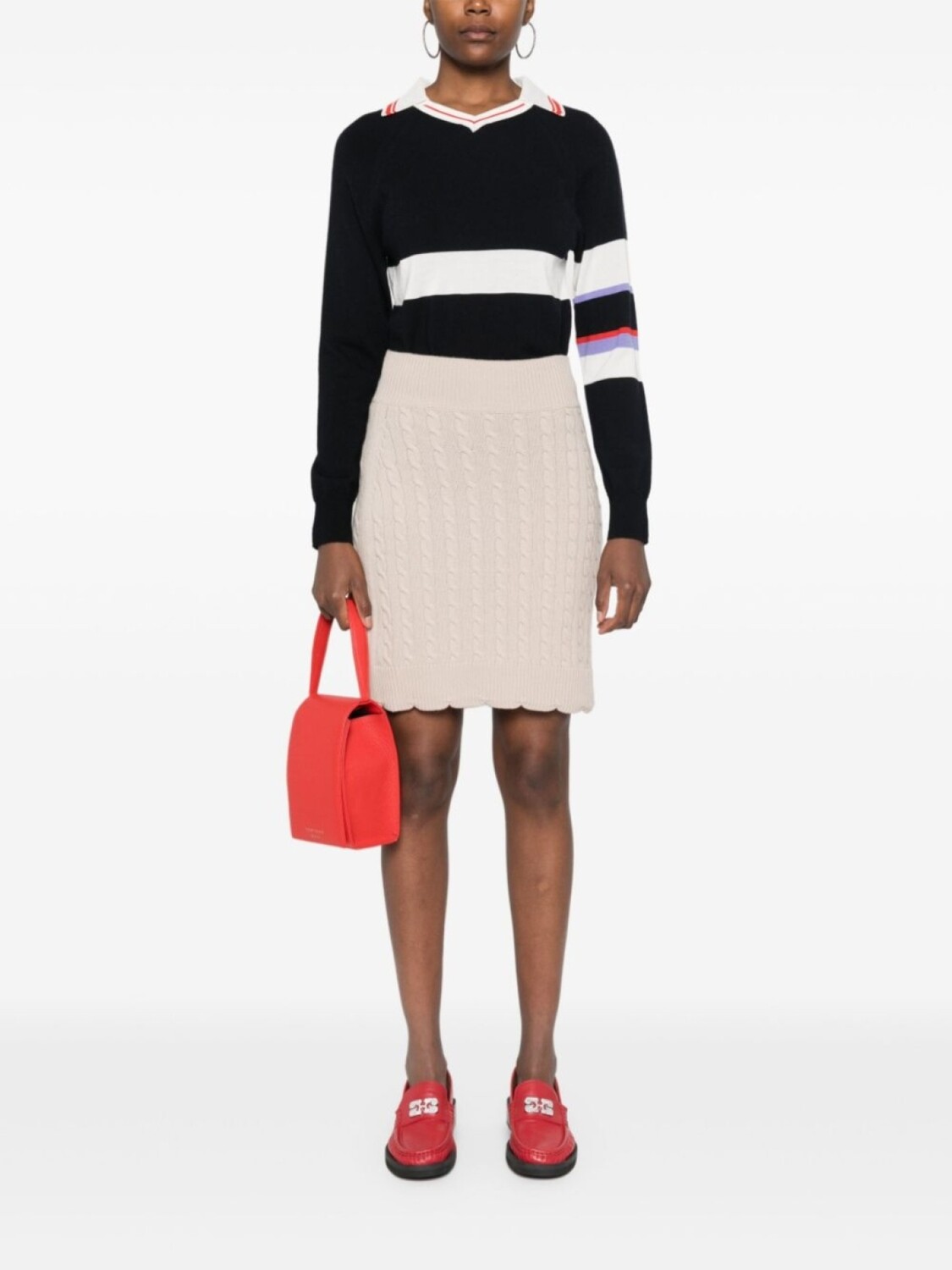 Мини-юбка Patou из мериносовой шерсти, связанная косами, серый
Мини-юбка Patou из мериносовой шерсти, связанная косами, серый