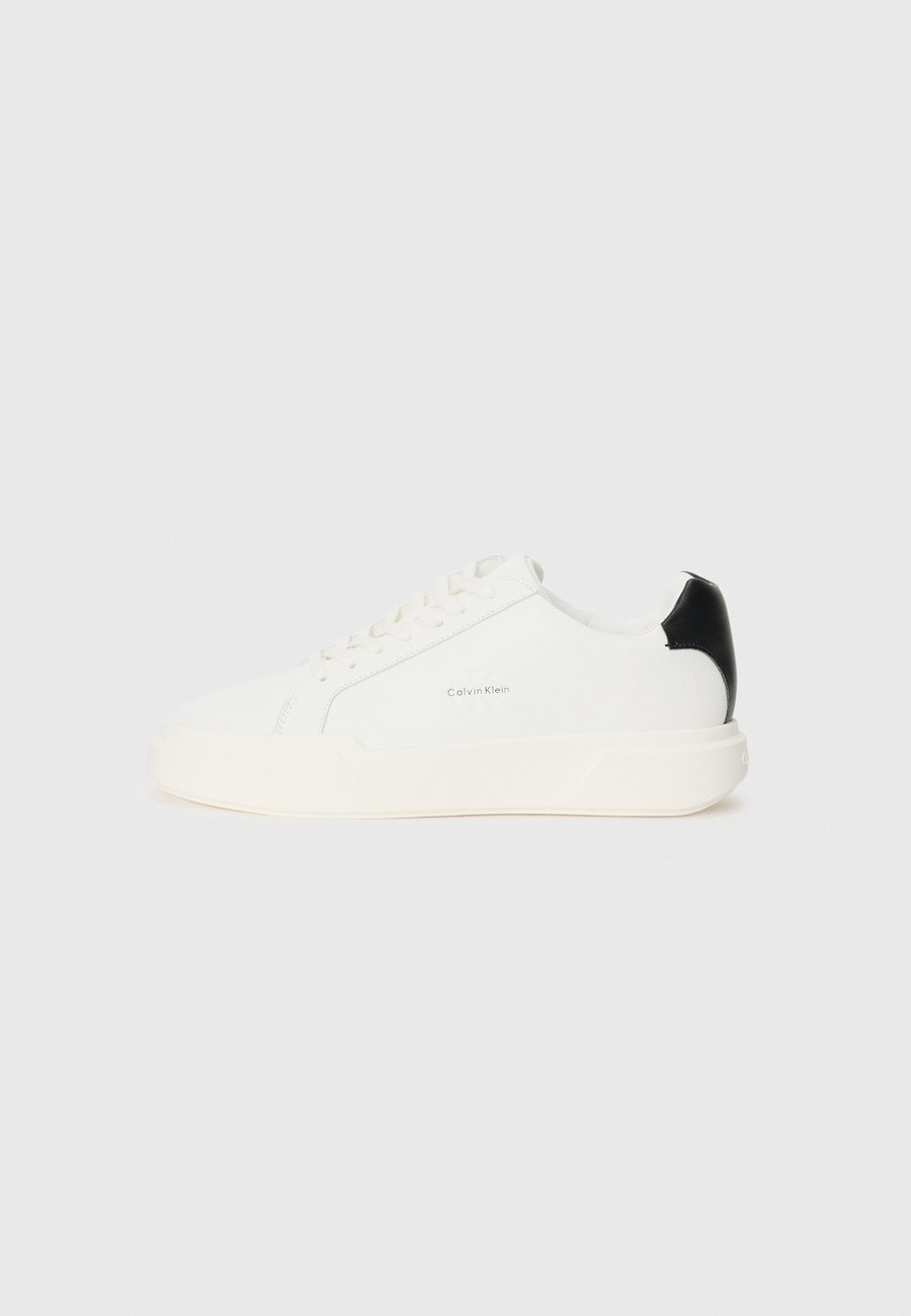 Кроссовки Calvin Klein Jeans CHUNKY CUPSOLE LACEUP, Bright White/Black/White
Кроссовки Calvin Klein Jeans CHUNKY CUPSOLE LACEUP, Bright White/Black/White