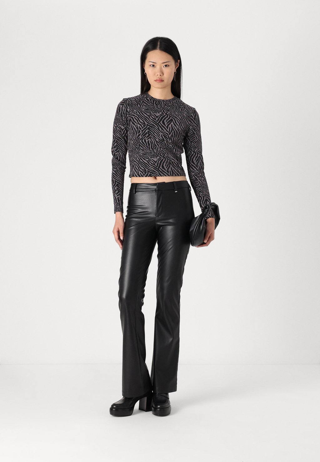 Топ с длинными рукавами ONLSHINY GLITTER ONLY, черный
Топ с длинными рукавами ONLSHINY GLITTER ONLY, черный