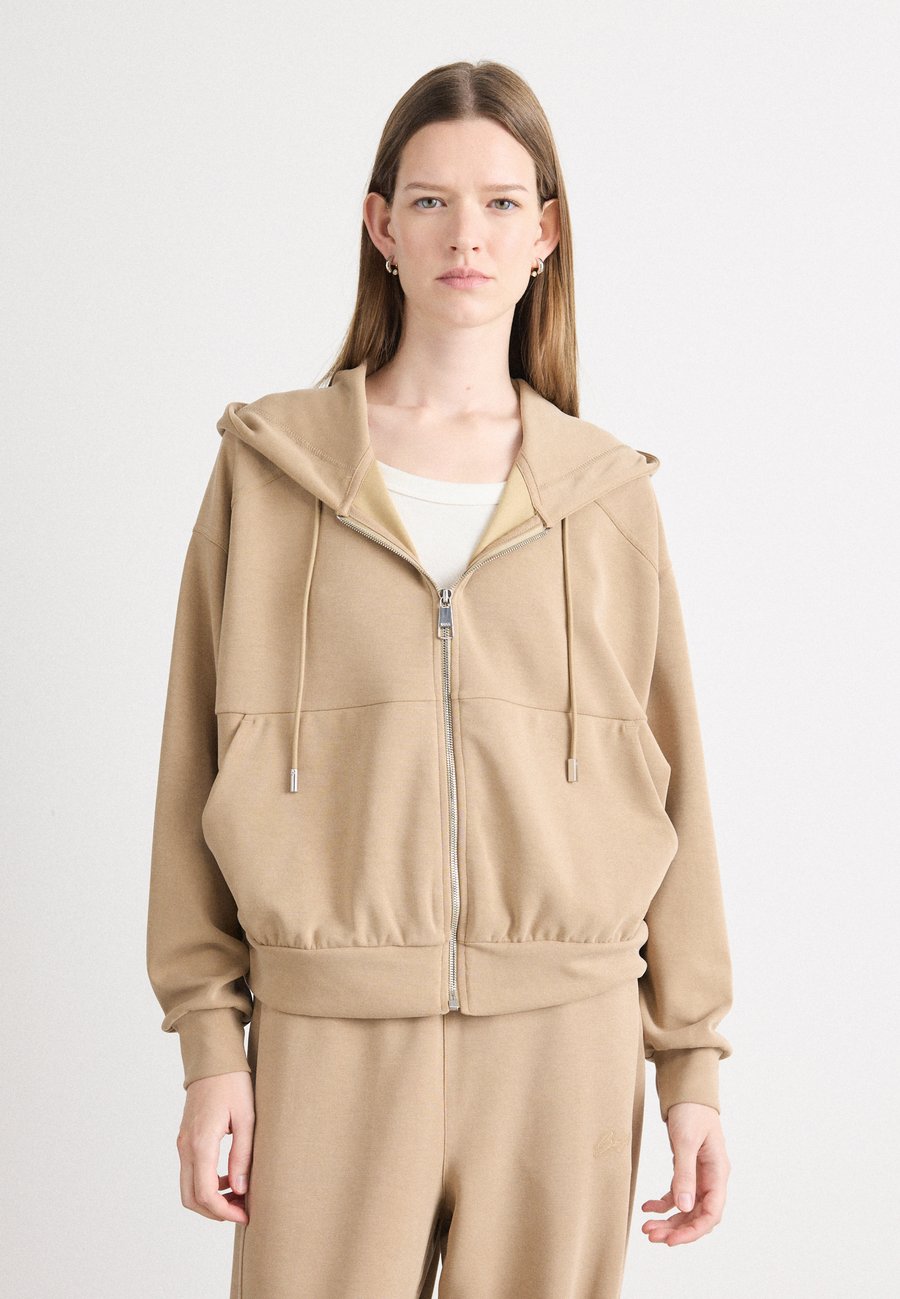 Толстовка BOSS ELIJAK, Rust Copper/Copper
Толстовка BOSS ELIJAK, Rust Copper/Copper