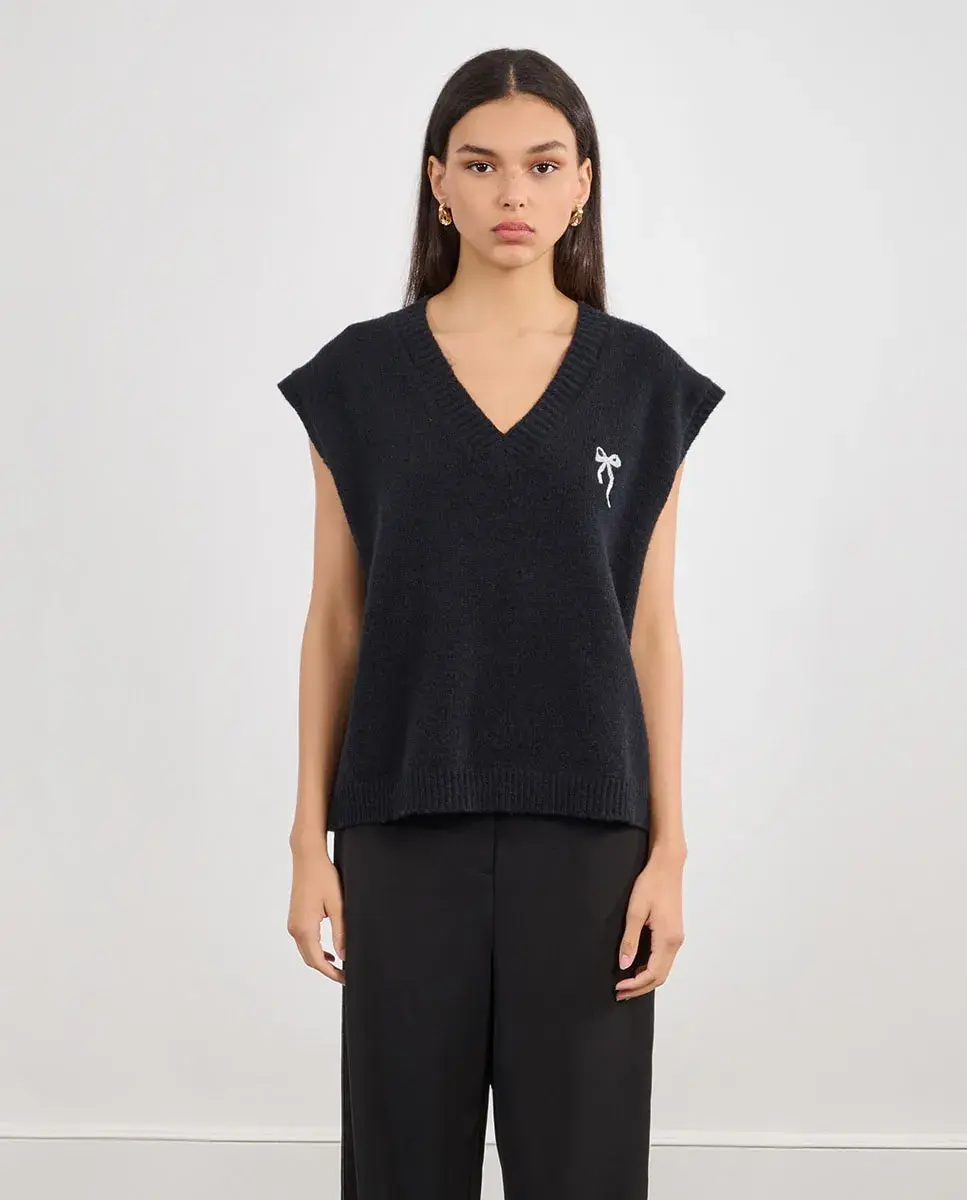 Женский джемпер с коротким рукавом с принтом и бантом Lili Sidonio, черный
Женский джемпер с коротким рукавом с принтом и бантом Lili Sidonio, черный