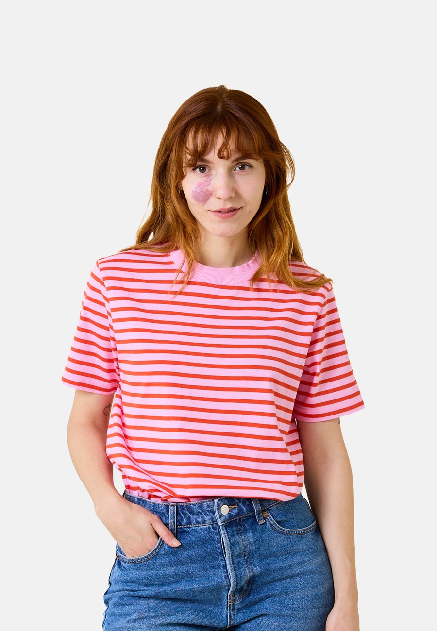 Футболка Popeia Print T-shirt, Pink, Розовый, Футболка Popeia Print T-shirt, Pink
Футболка Popeia Print T-shirt, Pink, Розовый, Футболка Popeia Print T-shirt, Pink