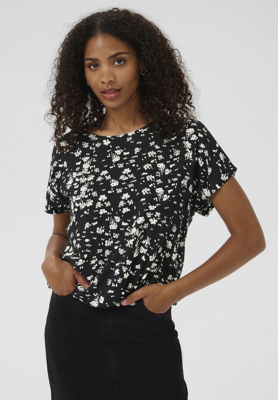 Блуза Kaffe KABEATHE STANLEY, Black Chalk Graphic/Black
Блуза Kaffe KABEATHE STANLEY, Black Chalk Graphic/Black