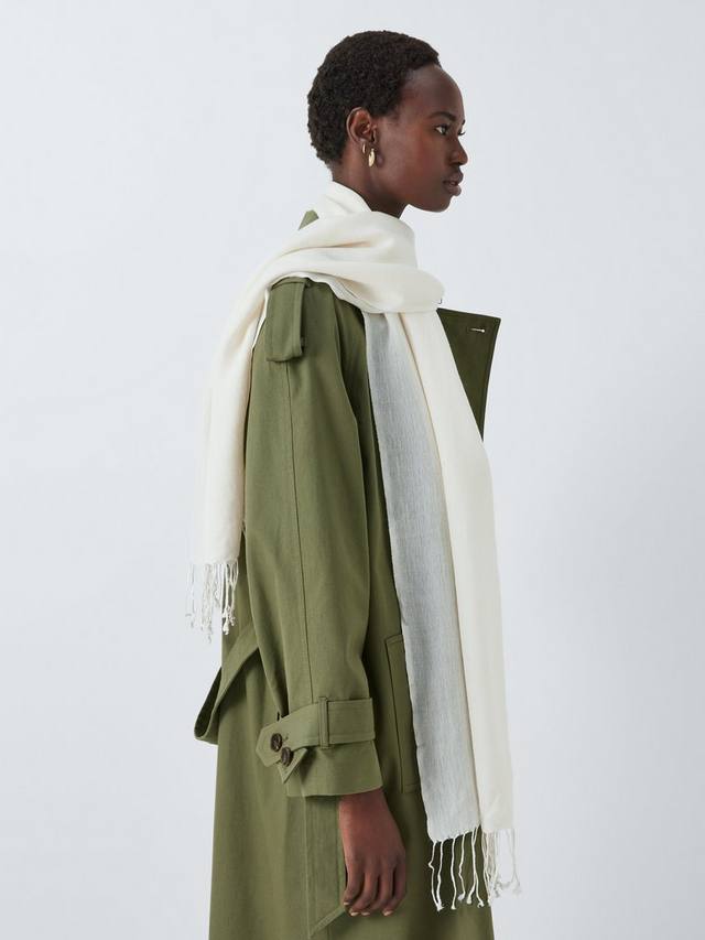 Шарф с бахромой из смеси шерсти John Lewis, кремовый
Шарф с бахромой из смеси шерсти John Lewis, кремовый