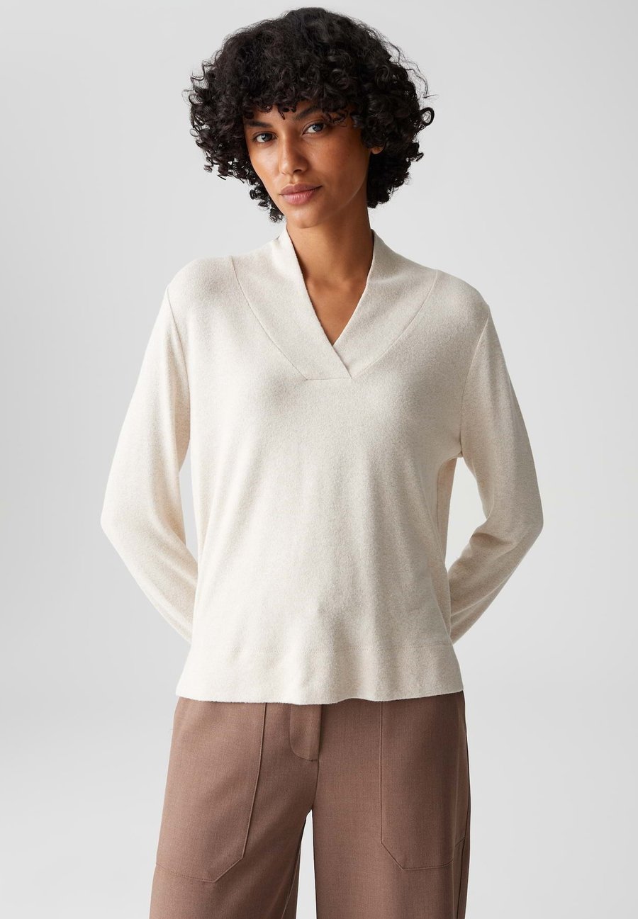 Топ OPUS RELAXED FIT, Macadamia/Beige
Топ OPUS RELAXED FIT, Macadamia/Beige