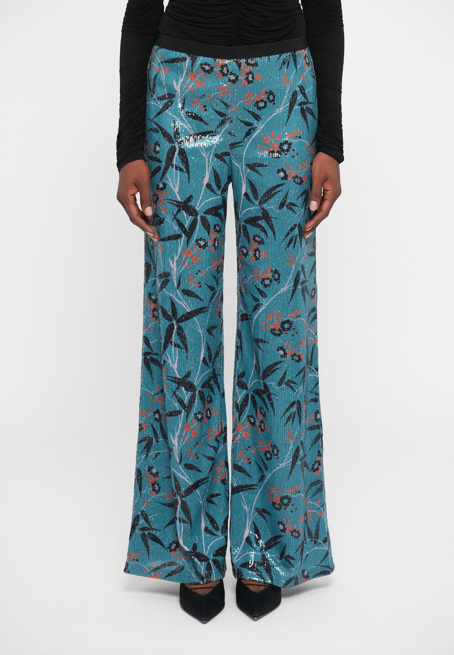 Брюки Diane von Furstenberg ADELINA PANTS, Blue
Брюки Diane von Furstenberg ADELINA PANTS, Blue