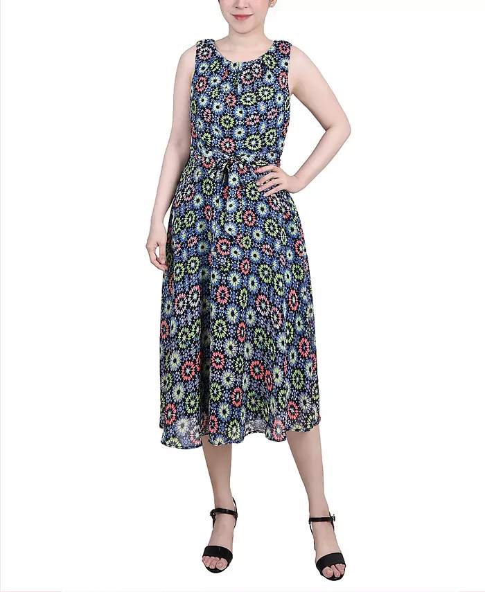 Маленькое платье без рукавов из шифона с поясом NY Collection, мультиколор
Маленькое платье без рукавов из шифона с поясом NY Collection, мультиколор