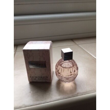 Миниатюрная туалетная вода Jimmy Choo, 4,5 мл, абсолютно новая и в упаковке
Миниатюрная туалетная вода Jimmy Choo, 4,5 мл, абсолютно новая и в упаковке