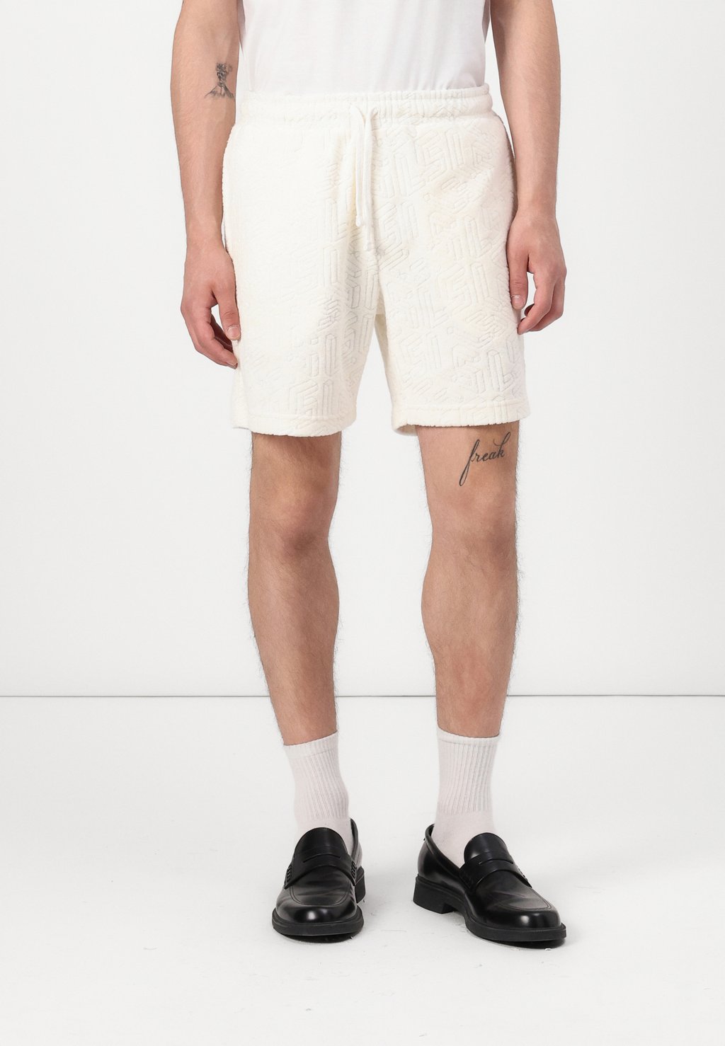 Шорты EMBLEM Lyle & Scott, кремовый
Шорты EMBLEM Lyle & Scott, кремовый