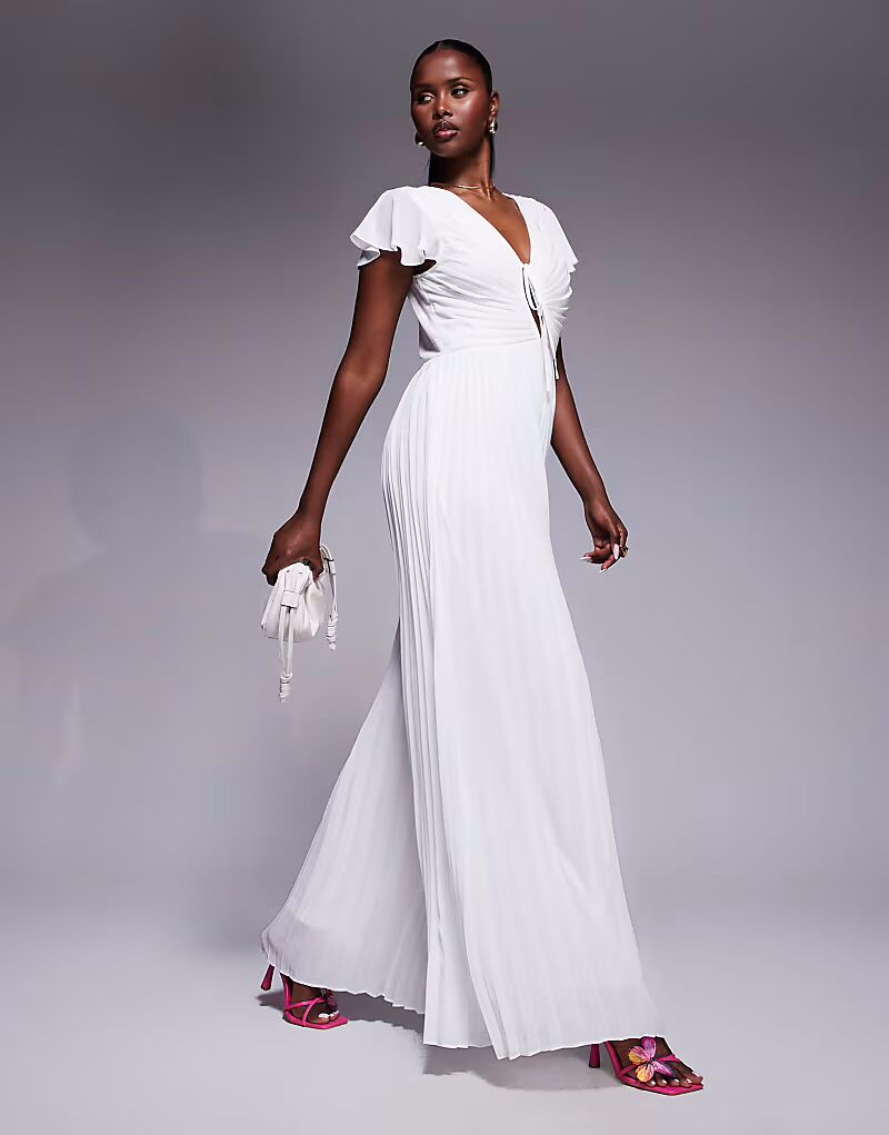 Комбинезон TFNC с широкими штанинами и вырезом-замочной скважиной кремового цвета
Комбинезон TFNC с широкими штанинами и вырезом-замочной скважиной кремового цвета