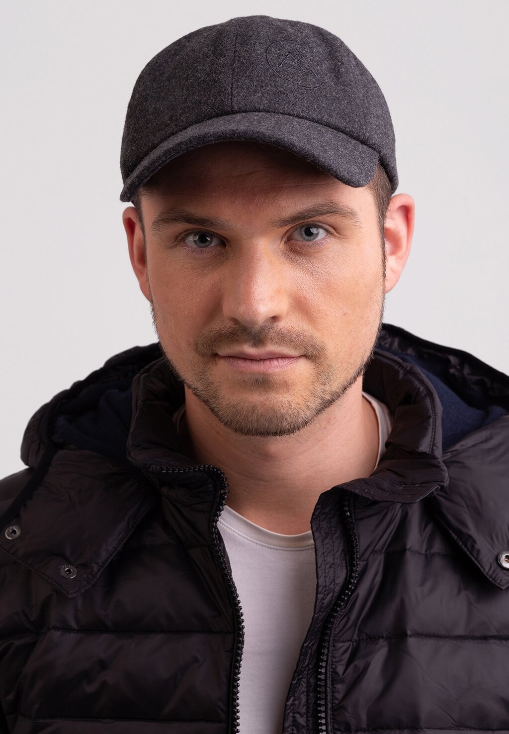 Бейсболка CASH-MERE, цвет dunkel anthrazit
Бейсболка CASH-MERE, цвет dunkel anthrazit