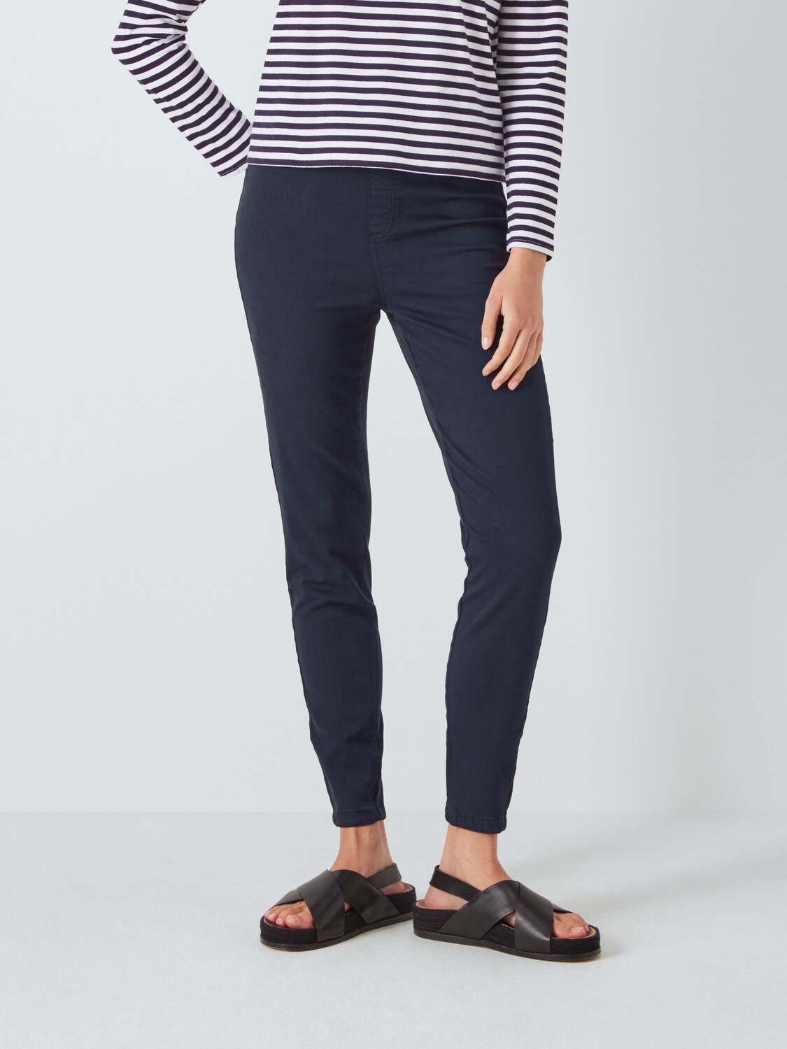 John Lewis Anyday простые джеггинсы темно-синего цвета
John Lewis Anyday простые джеггинсы темно-синего цвета