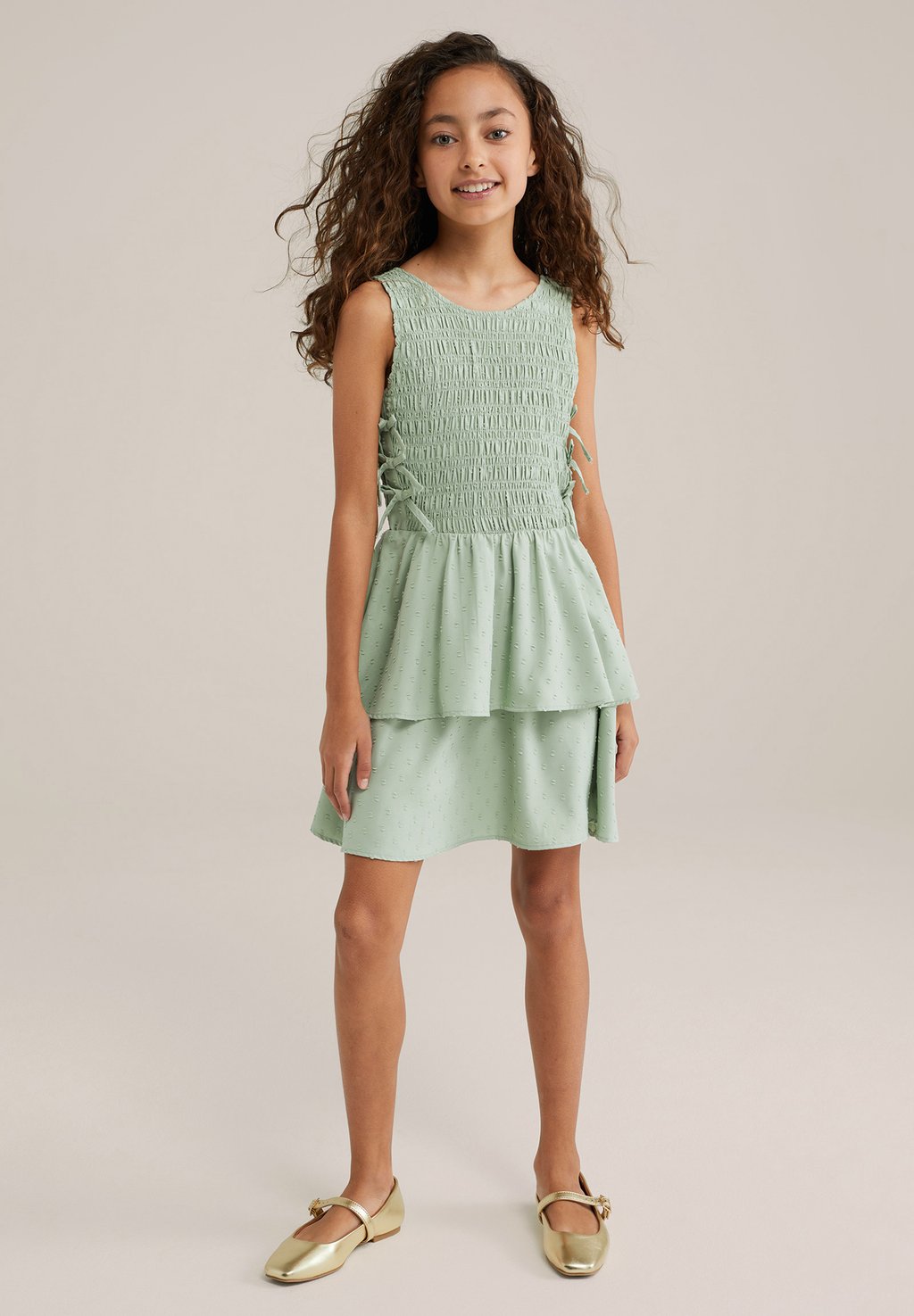 Повседневное платье WE Fashion, светло-зеленый 
Повседневное платье WE Fashion, светло-зеленый