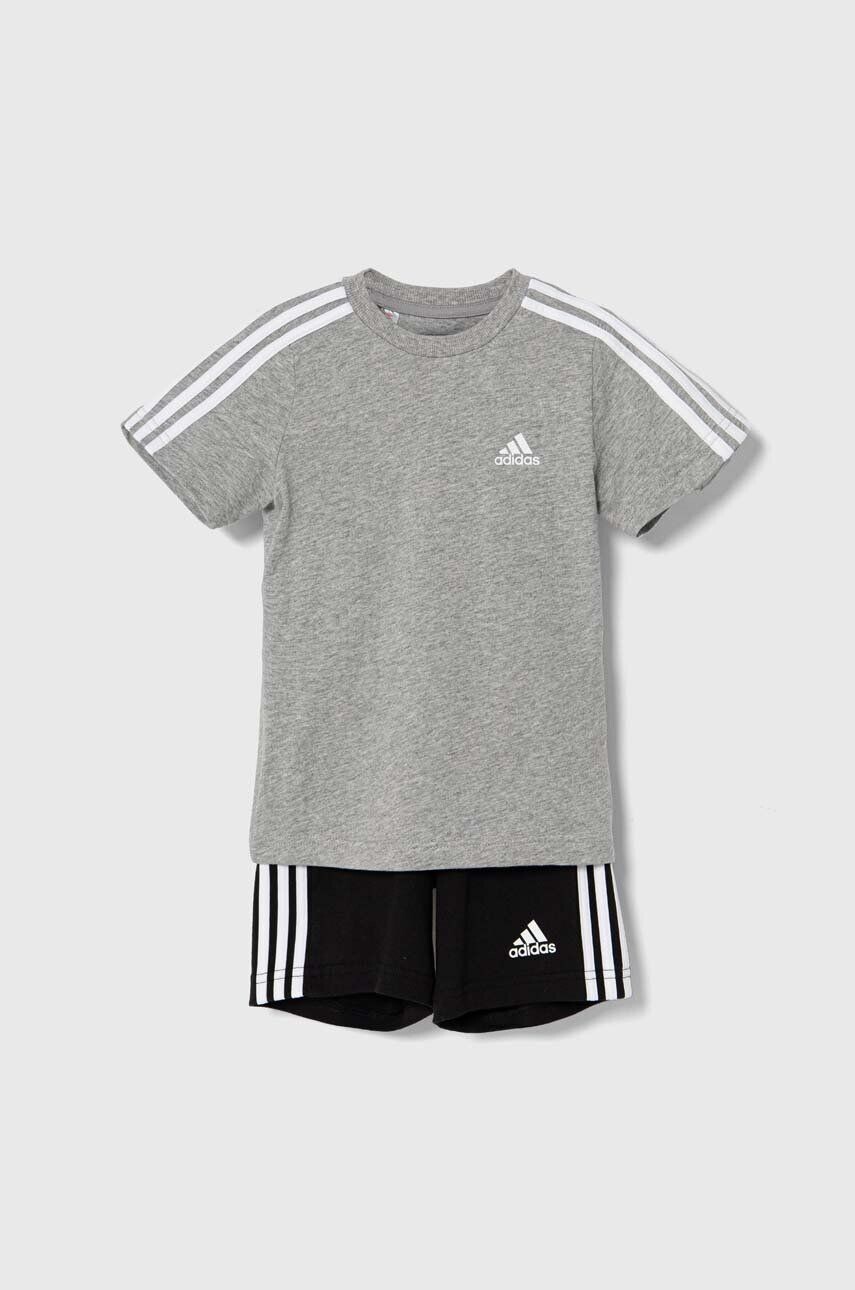 Шерстяной комплект adidas для мальчиков I 3S SPORT SET, серый
Шерстяной комплект adidas для мальчиков I 3S SPORT SET, серый