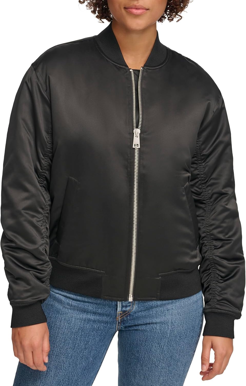 Женская куртка-бомбер Levi's свободная, черный
Женская куртка-бомбер Levi's свободная, черный