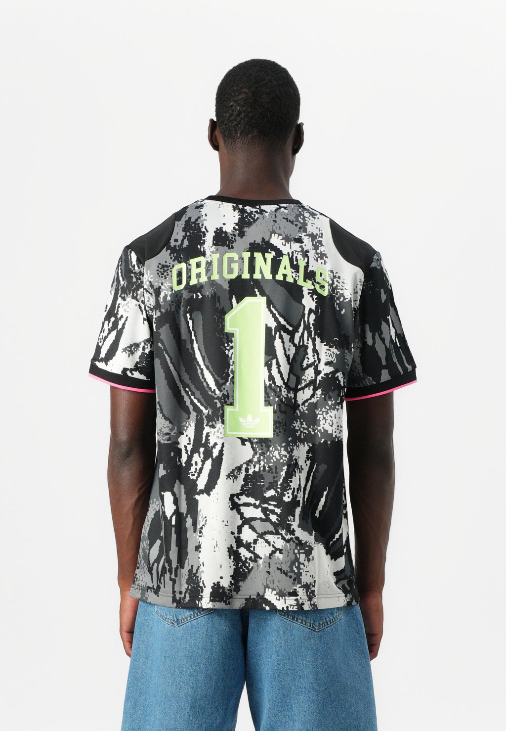 Футболка с принтом ARCHIVE Adidas Originals, мультиколор
Футболка с принтом ARCHIVE Adidas Originals, мультиколор