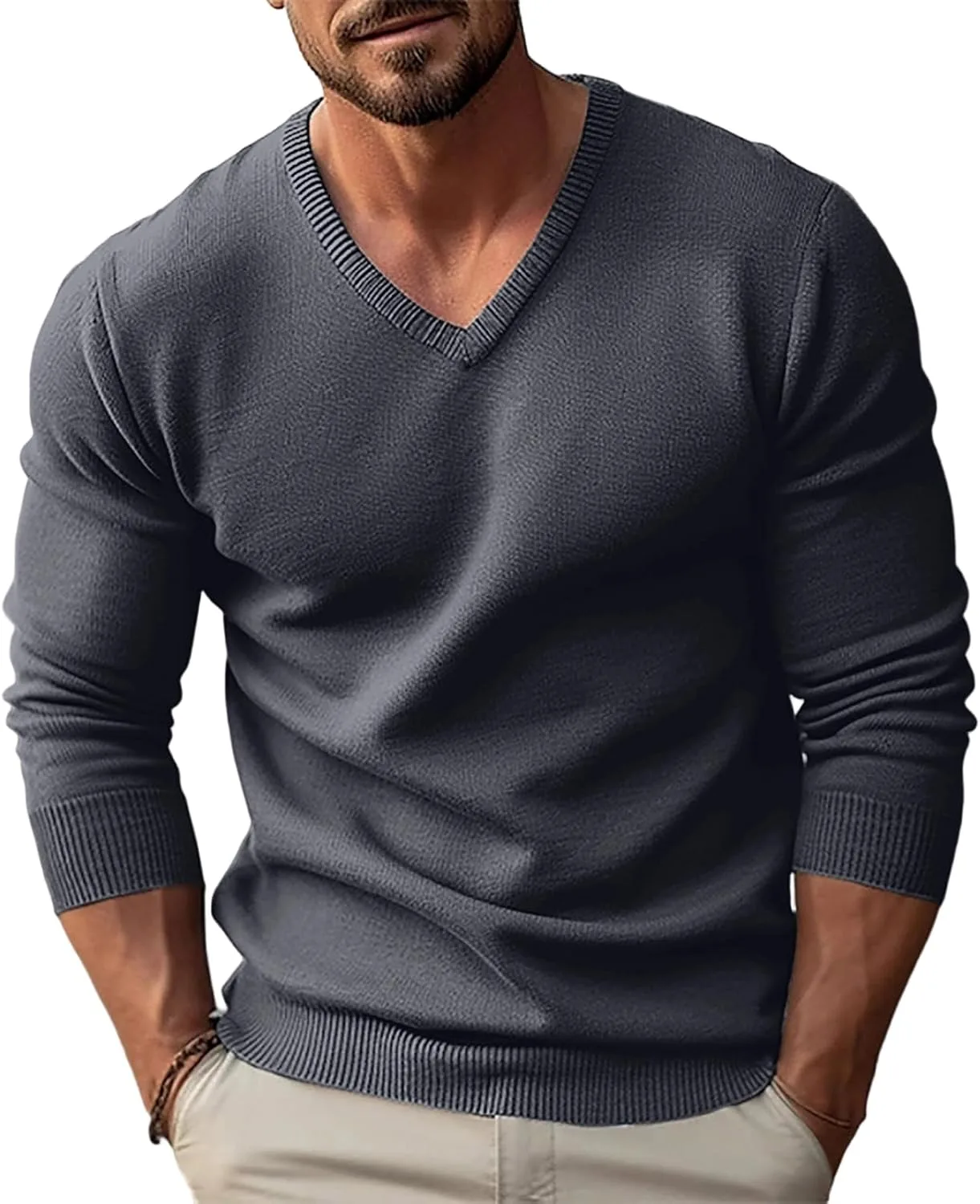 Мужской свитер V-образным вырезом, классический крой, длинный рукав
Мужской свитер V-образным вырезом, классический крой, длинный рукав