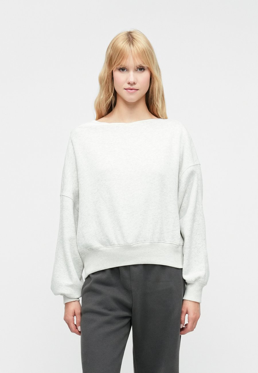 Толстовка Abercrombie & Fitch ESSENTIAL SUNDAY SHRUNKEN SLASH, Grey
Толстовка Abercrombie & Fitch ESSENTIAL SUNDAY SHRUNKEN SLASH, Grey