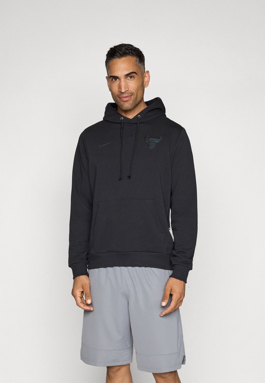 Худи Nike Performance CHICAGO BULLS STANDARD ISSUE, Black
Худи Nike Performance CHICAGO BULLS STANDARD ISSUE, Black