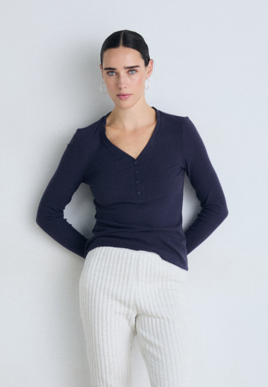 Пижамный топ Triumph MIX MATCH SOFT, Ink Gray/Blue-Grey
Пижамный топ Triumph MIX MATCH SOFT, Ink Gray/Blue-Grey