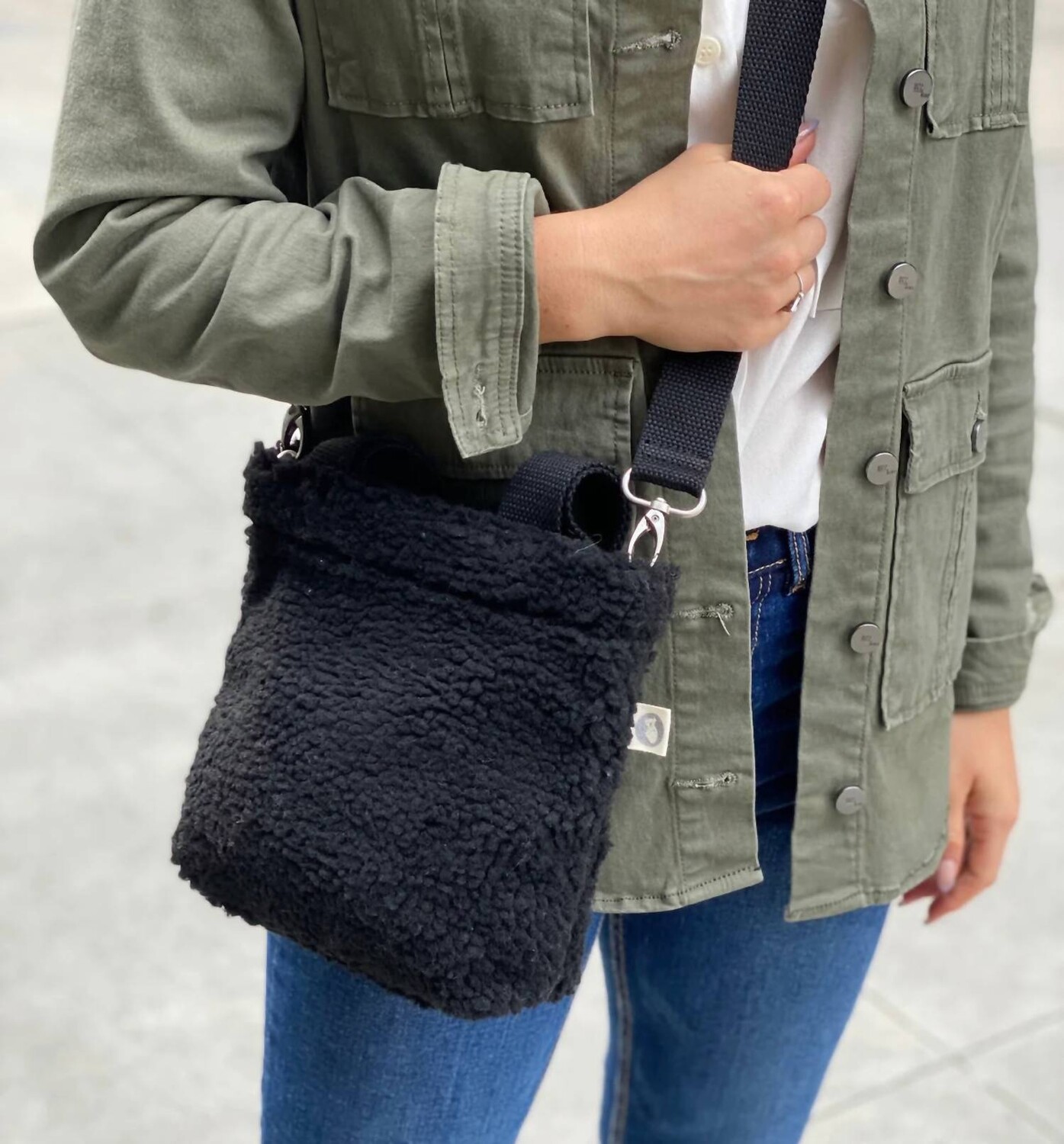 Черная сумка через плечо Midi Town из шерпы Quilted Koala, Черный, Черная сумка через плечо Midi Town из шерпы Quilted Koala
Черная сумка через плечо Midi Town из шерпы Quilted Koala, Черный, Черная сумка через плечо Midi Town из шерпы Quilted Koala