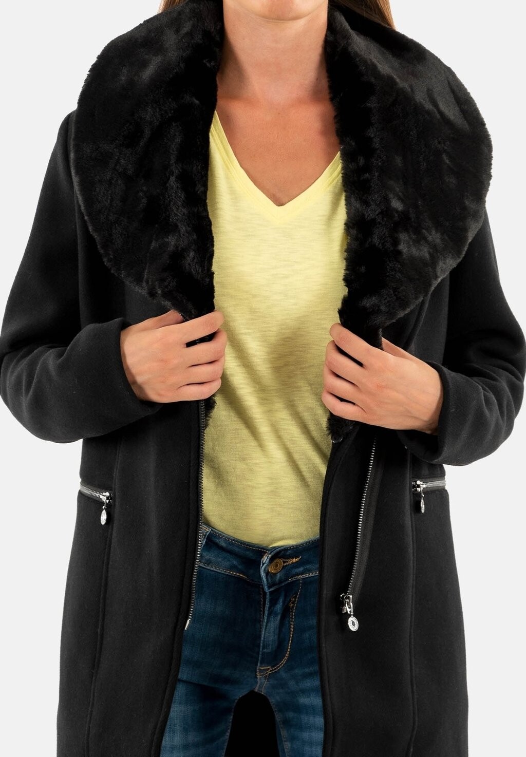 Короткое пальто Le Temps Des Cerises, черный
Короткое пальто Le Temps Des Cerises, черный