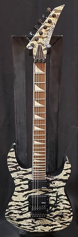 Jackson X Series SLX DX Camo Soloist 2022 Jungle Camo
Jackson X Series SLX DX Camo Soloist 2022 Jungle Camo