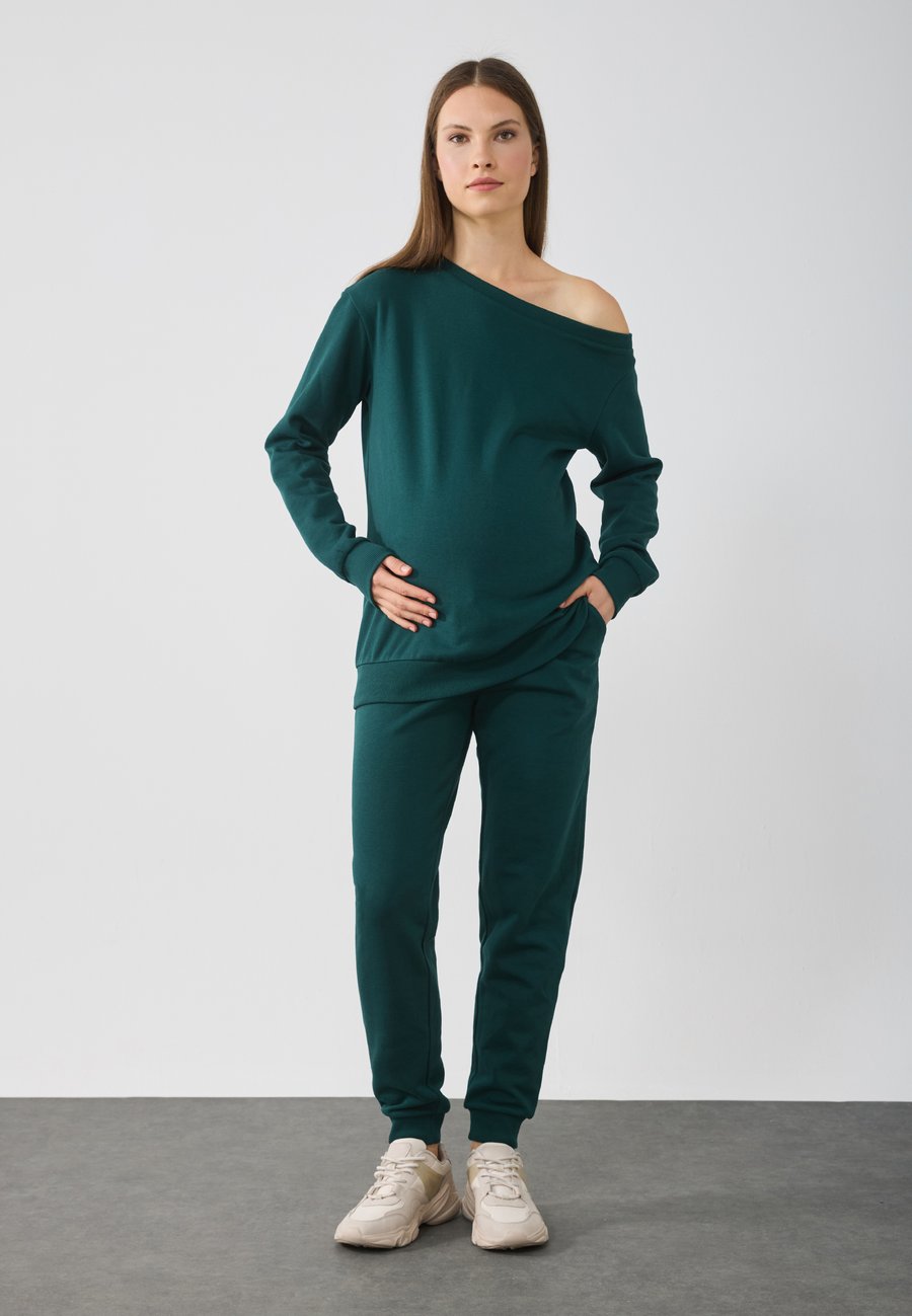 Толстовка Anna Field MAMA OFF SHOULDER SWEATSHIRT AND JOGGER SET MATERNITY , Ponderosa Pine/Dark Green
Толстовка Anna Field MAMA OFF SHOULDER SWEATSHIRT AND JOGGER SET MATERNITY , Ponderosa Pine/Dark Green
