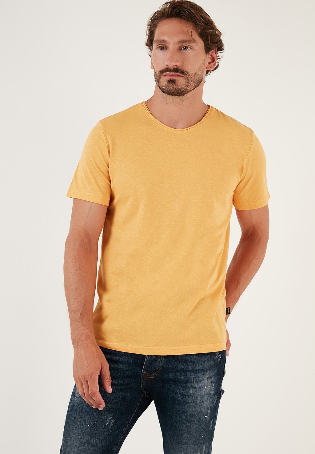 Футболка базовая SLIM FIT Buratti, цвет mustard color
Футболка базовая SLIM FIT Buratti, цвет mustard color