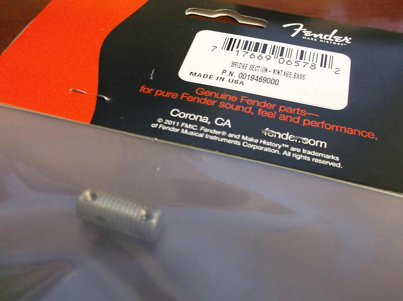 Оригинальная секция бриджа Fender для винтажных басов - НИКЕЛЬ, 001-9469-000
Оригинальная секция бриджа Fender для винтажных басов - НИКЕЛЬ, 001-9469-000
