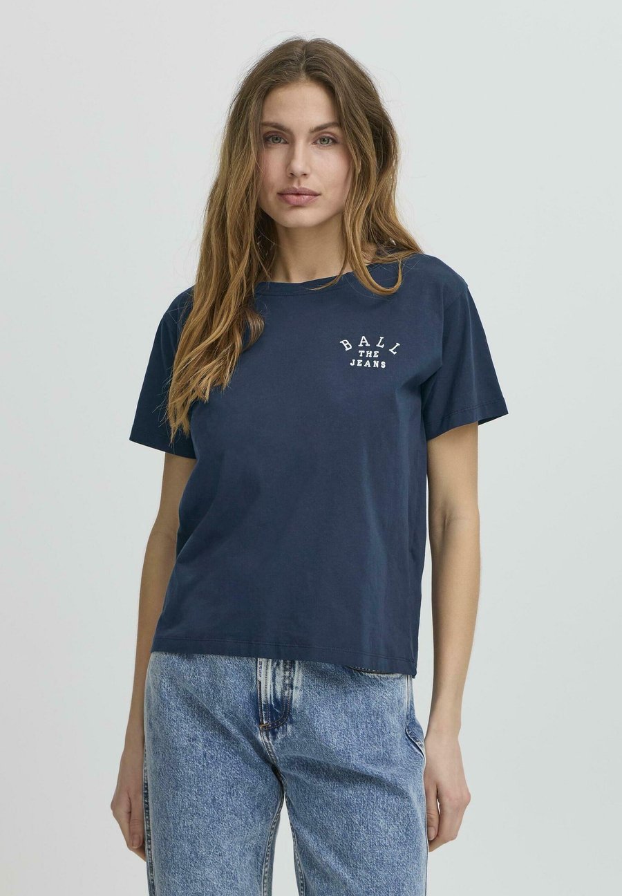 Футболка BALL BASAVONA TSHIRT, Sky Captain/Dark Blue, Синий, Футболка BALL BASAVONA TSHIRT, Sky Captain/Dark Blue
Футболка BALL BASAVONA TSHIRT, Sky Captain/Dark Blue, Синий, Футболка BALL BASAVONA TSHIRT, Sky Captain/Dark Blue