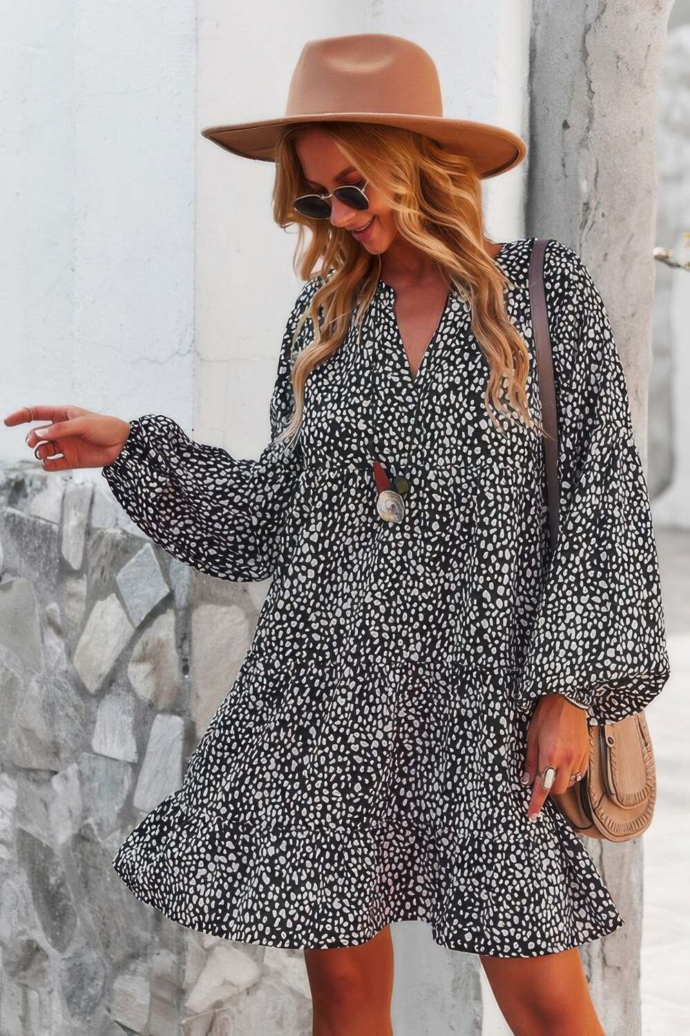 Платье-туника с V-образным вырезом в горошек TRUEDAMES, черный
Платье-туника с V-образным вырезом в горошек TRUEDAMES, черный