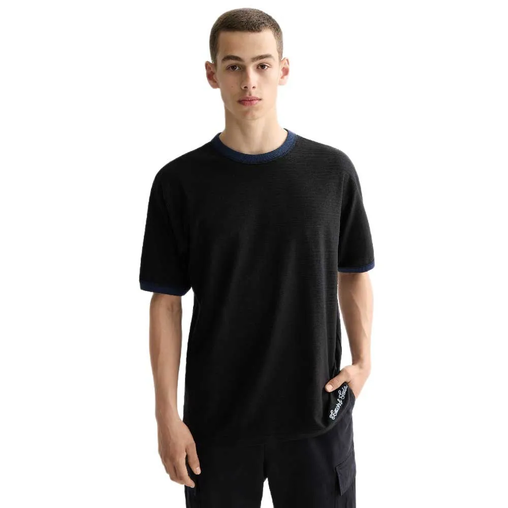 Футболка с коротким рукавом свободного кроя Scotch & Soda с обработанным вырезом горловины, черный
Футболка с коротким рукавом свободного кроя Scotch & Soda с обработанным вырезом горловины, черный