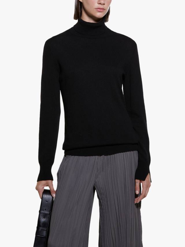 Джемпер с высоким воротом SISLEY, черный
Джемпер с высоким воротом SISLEY, черный