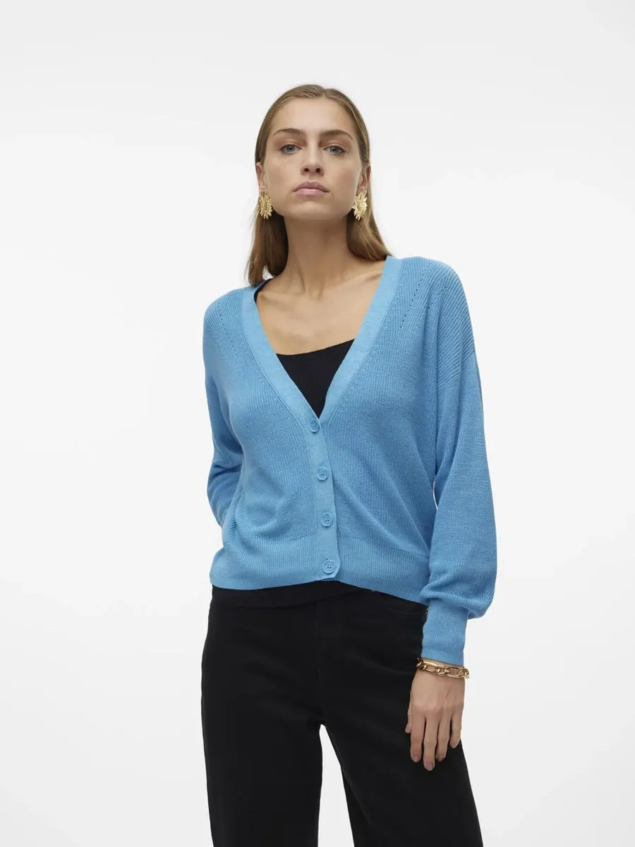 Кардиган Vero Moda "VMNEWLEXSUN LS SHORT V-NECK CAR GA NOOS", цвет Bonnie Blue
Кардиган Vero Moda "VMNEWLEXSUN LS SHORT V-NECK CAR GA NOOS", цвет Bonnie Blue