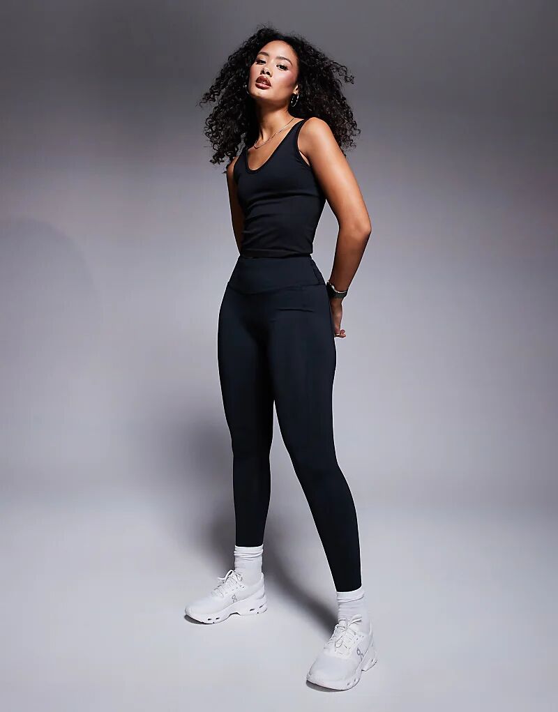 Леггинсы для бега Hourglass Icon с завязкой на талии и карманом для телефона черного цвета ASOS 4505
Леггинсы для бега Hourglass Icon с завязкой на талии и карманом для телефона черного цвета ASOS 4505